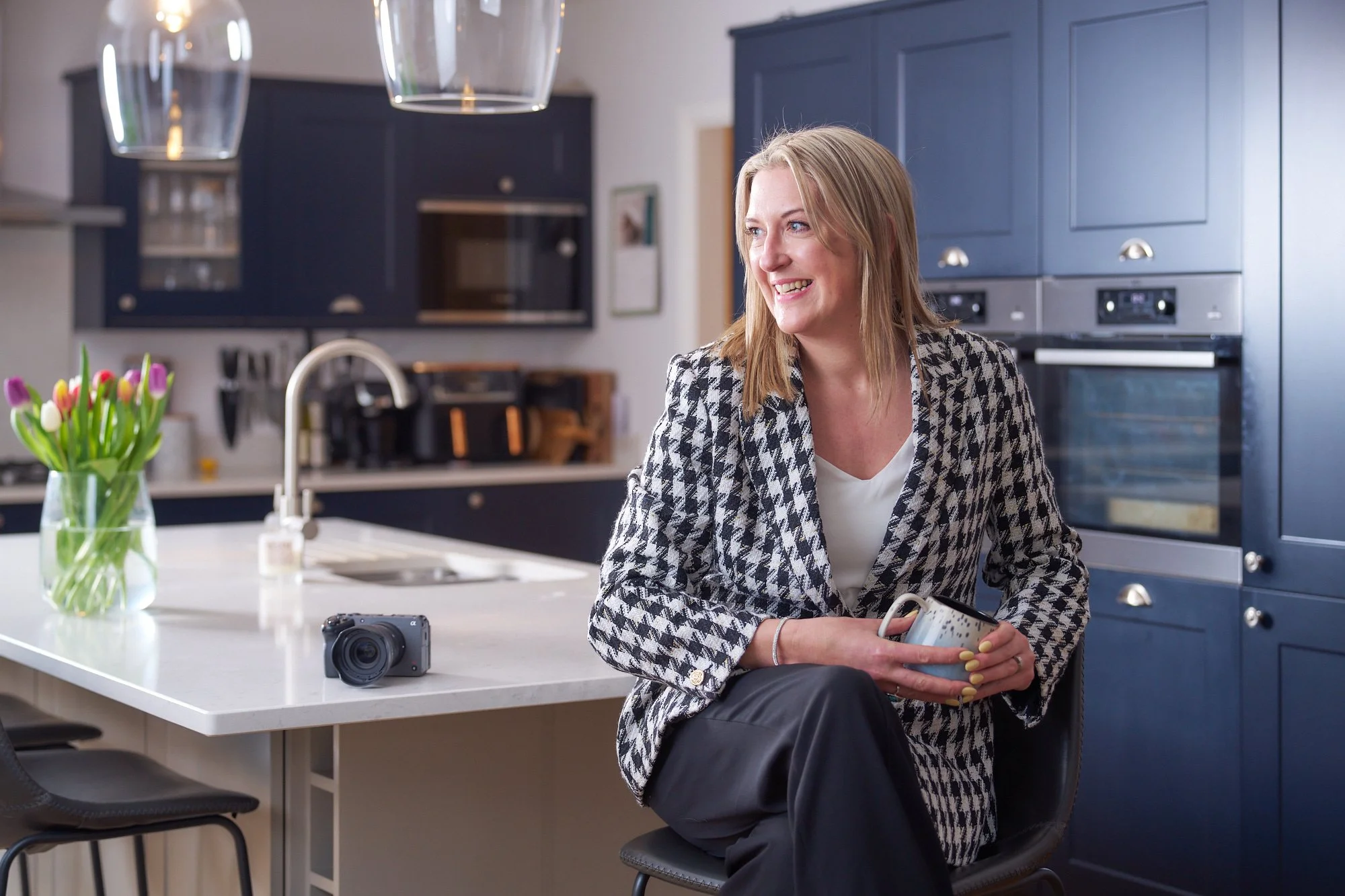 corporate-enviromental-portrait-photography-kate-hemingway-media-huddersfield00001.jpg