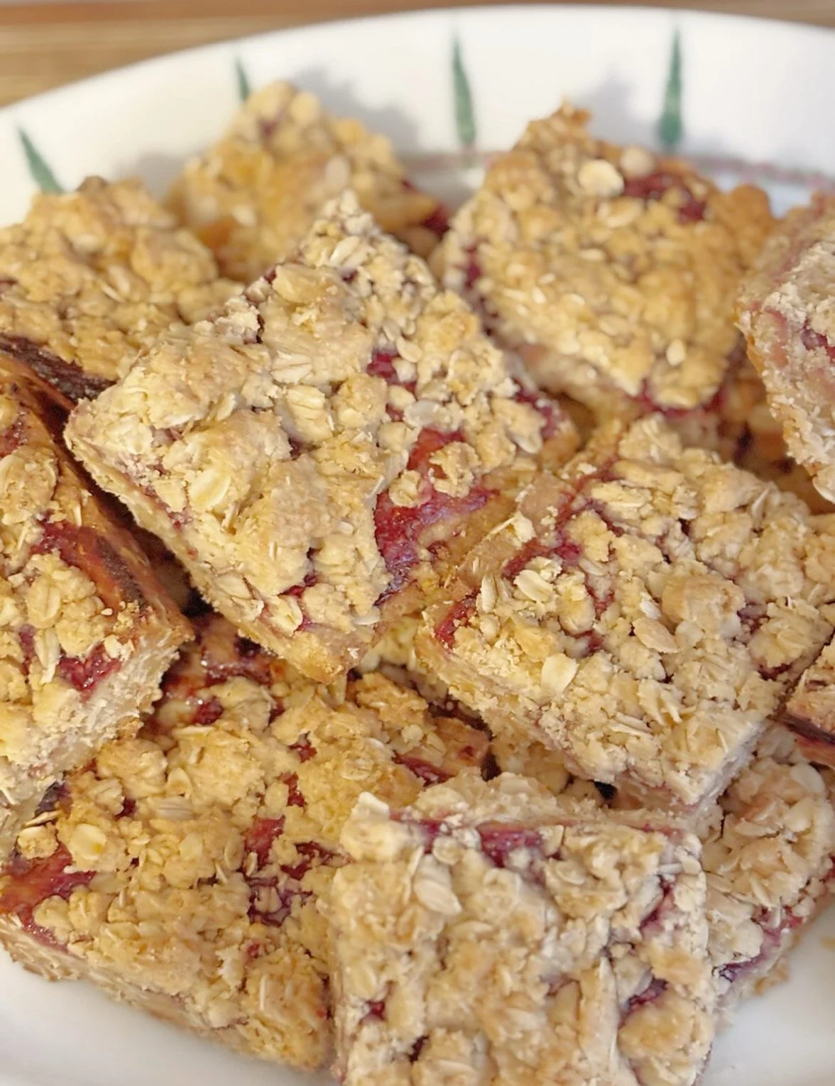 Raspberry Oatmeal Crumble Bars