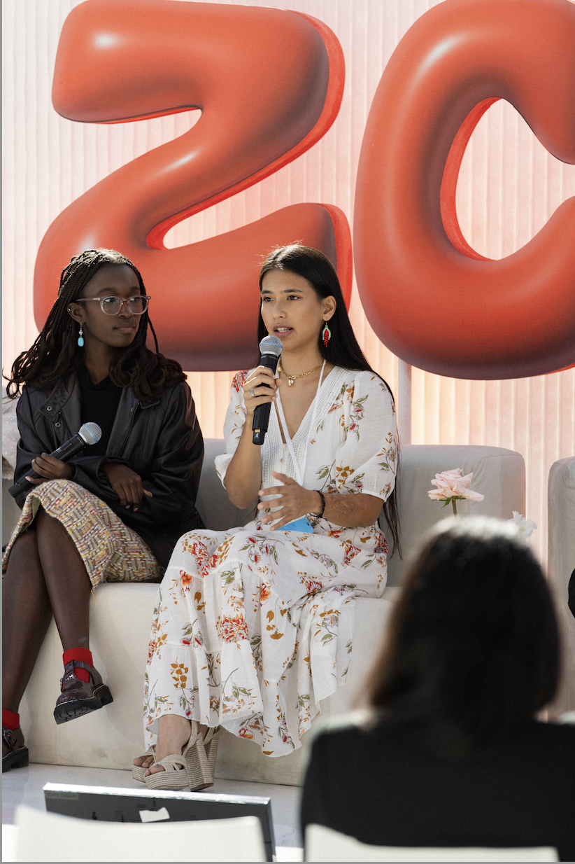 Alexia Leclercq speaking at Z-Con