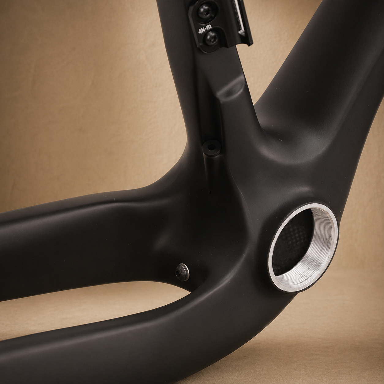 kom-scout-gravel-ramme-krankhus-bottom-bracket-detail.png