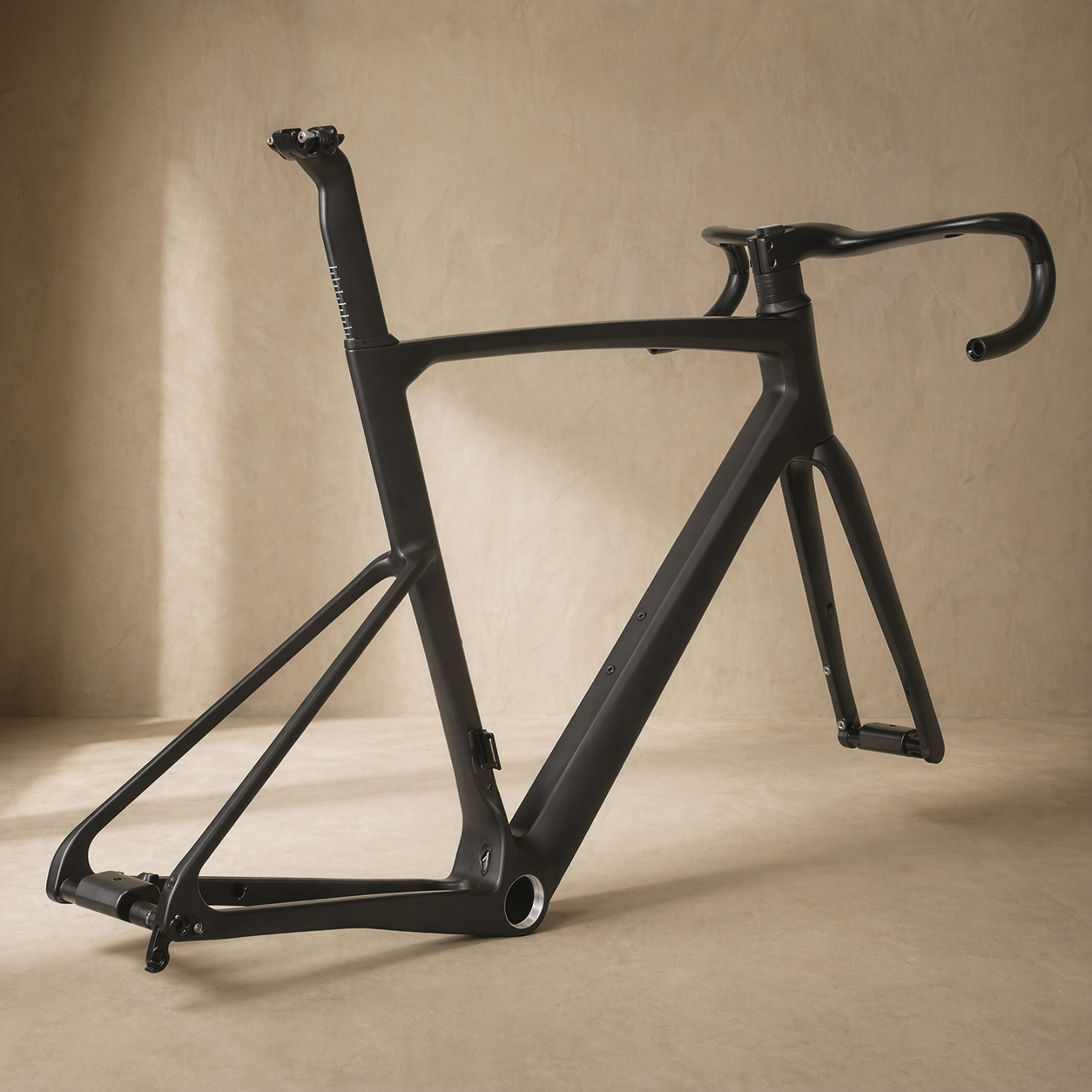 kom-hunter-carbon-road-bike-frame-angled-view.png