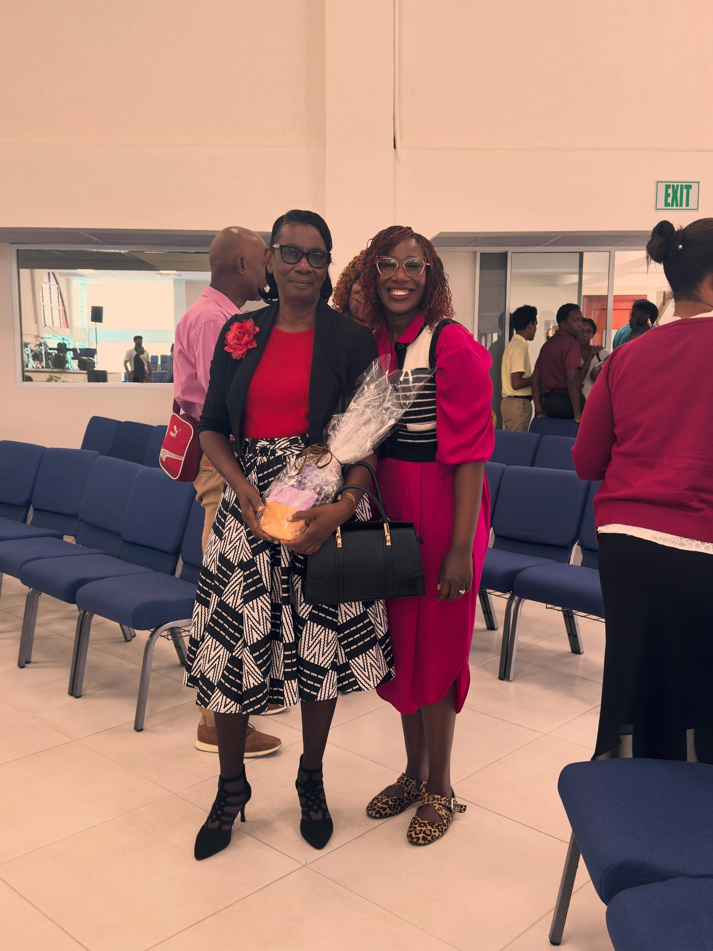 5 y/o nephew: &ldquo;aunty Toya, is that what you&rsquo;re wearing today? Hmmm it looks very, very, bad.&rdquo; 🙄😒🙃 Thanks for the confidence boost nephew 🤣. Wearing said outfit and standing next to the legend Ms Walcott aka aunty Merna. Who taug