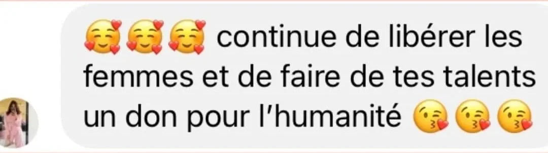 Text in French with smiley and kiss emojis that promote freeing women and using talents for humanity.
