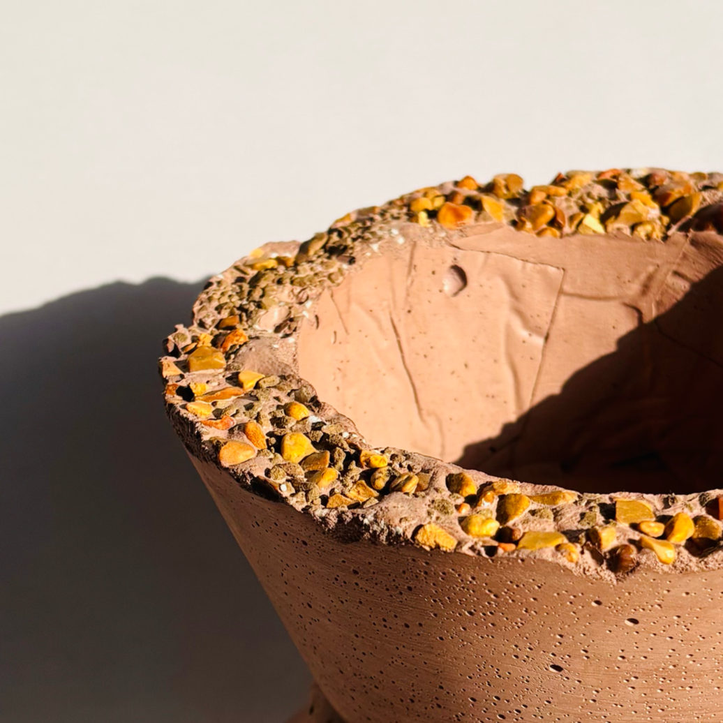 Small+Terracotta+Toned+Concrete+Succulent+Planter+w+brown+stones+detail+plain.png