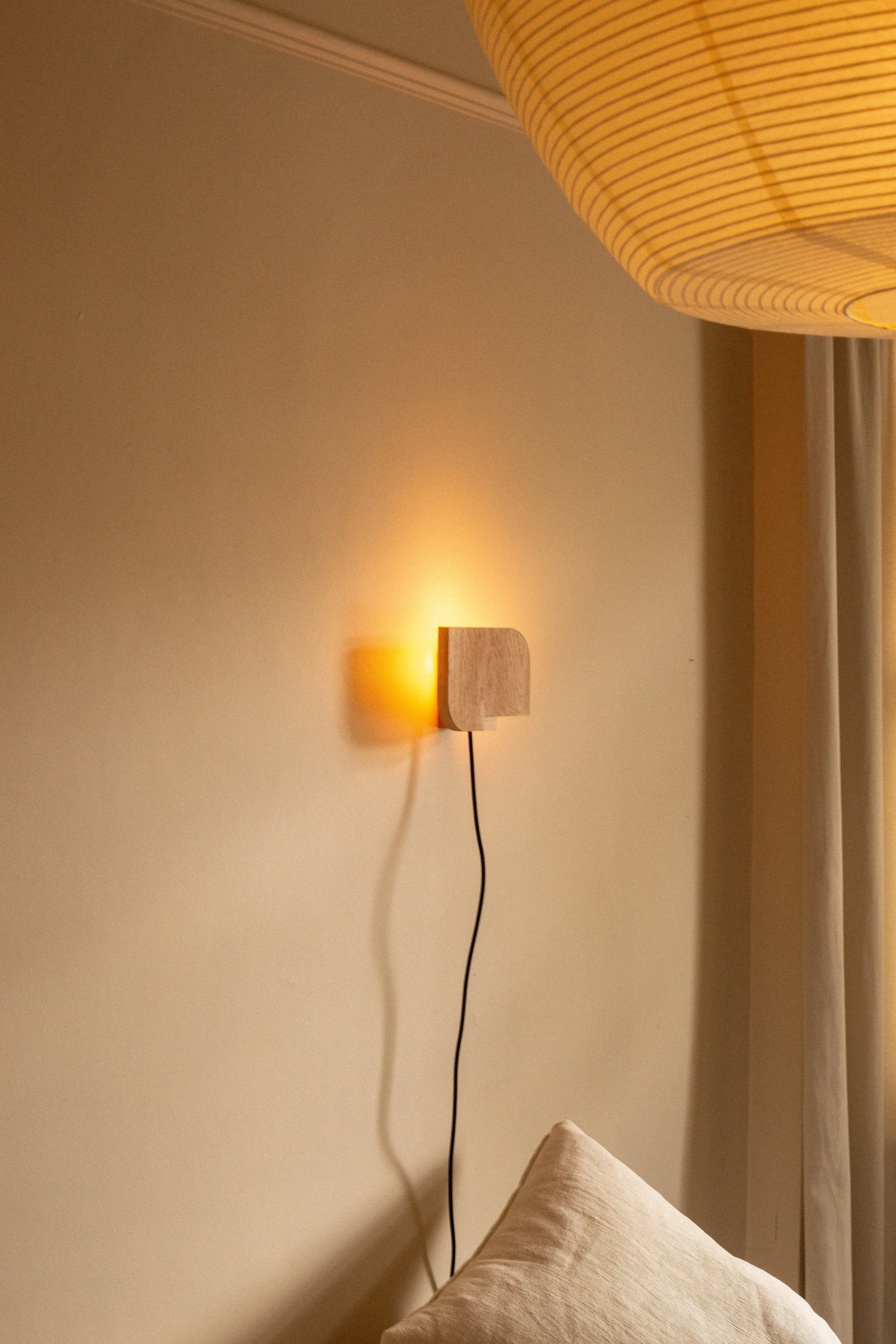 JA3 - Open oak wall sconce