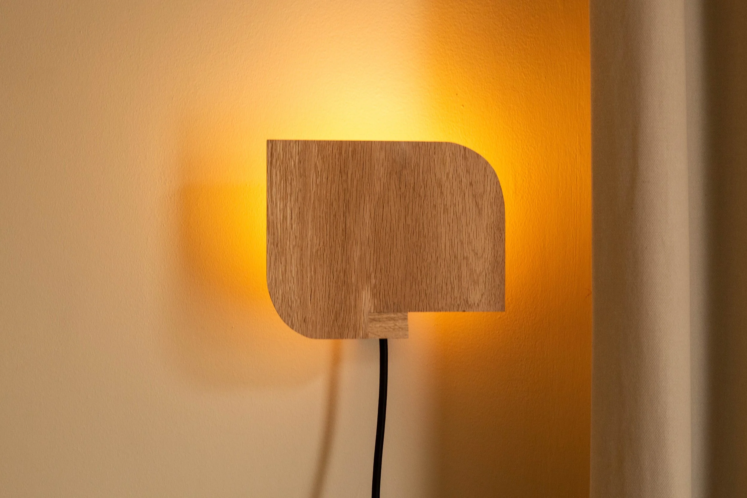 M-A Studio JA3 curve light, natural wood finish