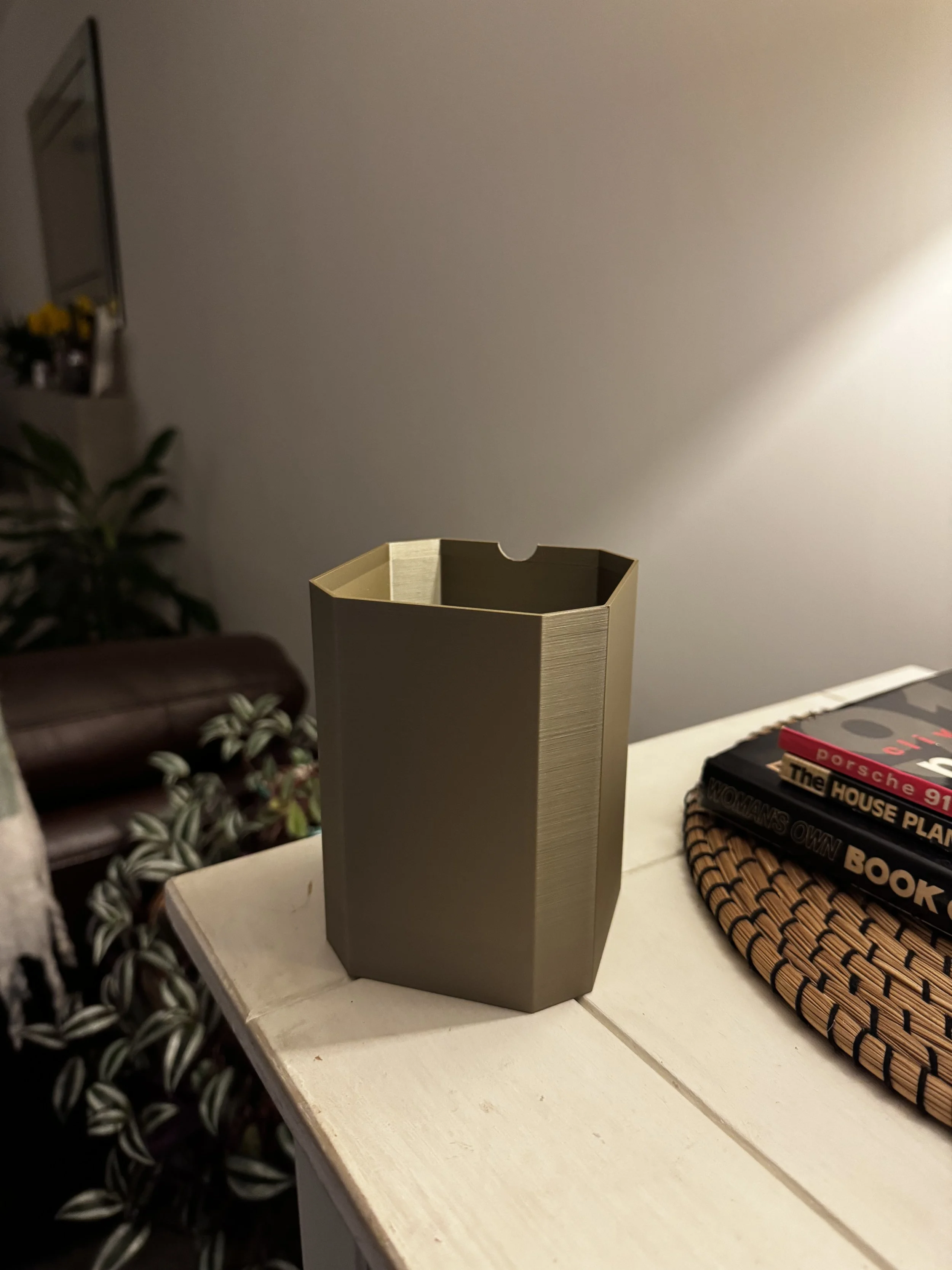 Square Aroid Tower Pot Cover