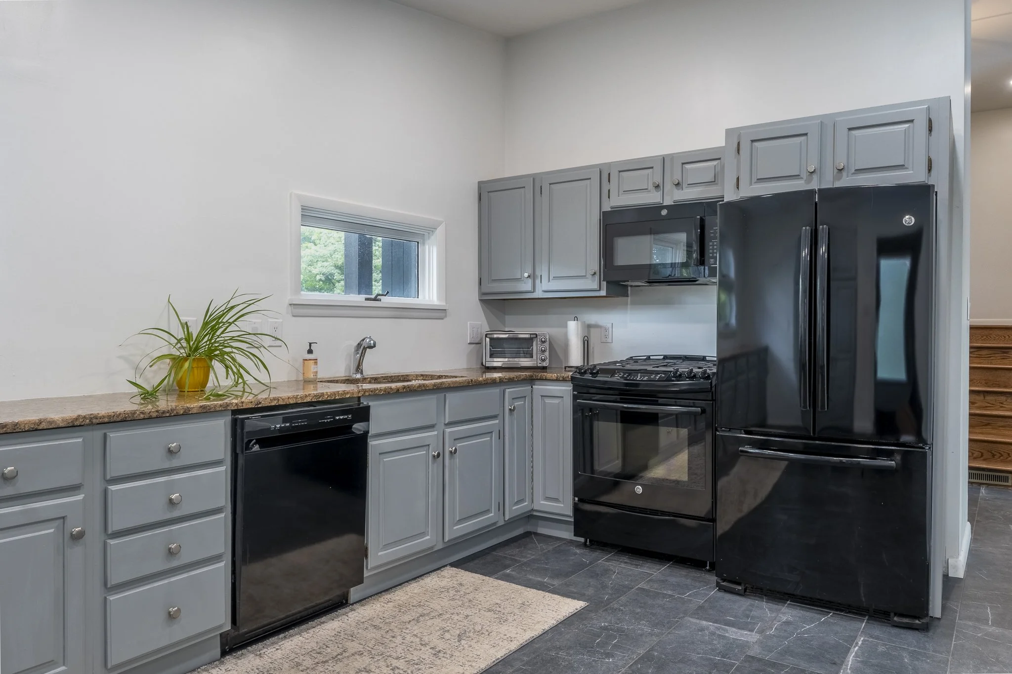 711 Croyland Ave - LR - JRV-14.jpg