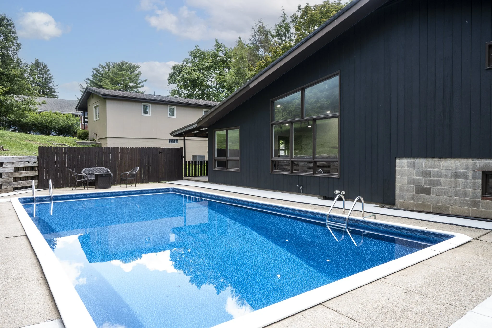 711 Croyland Ave - LR - JRV-04.jpg