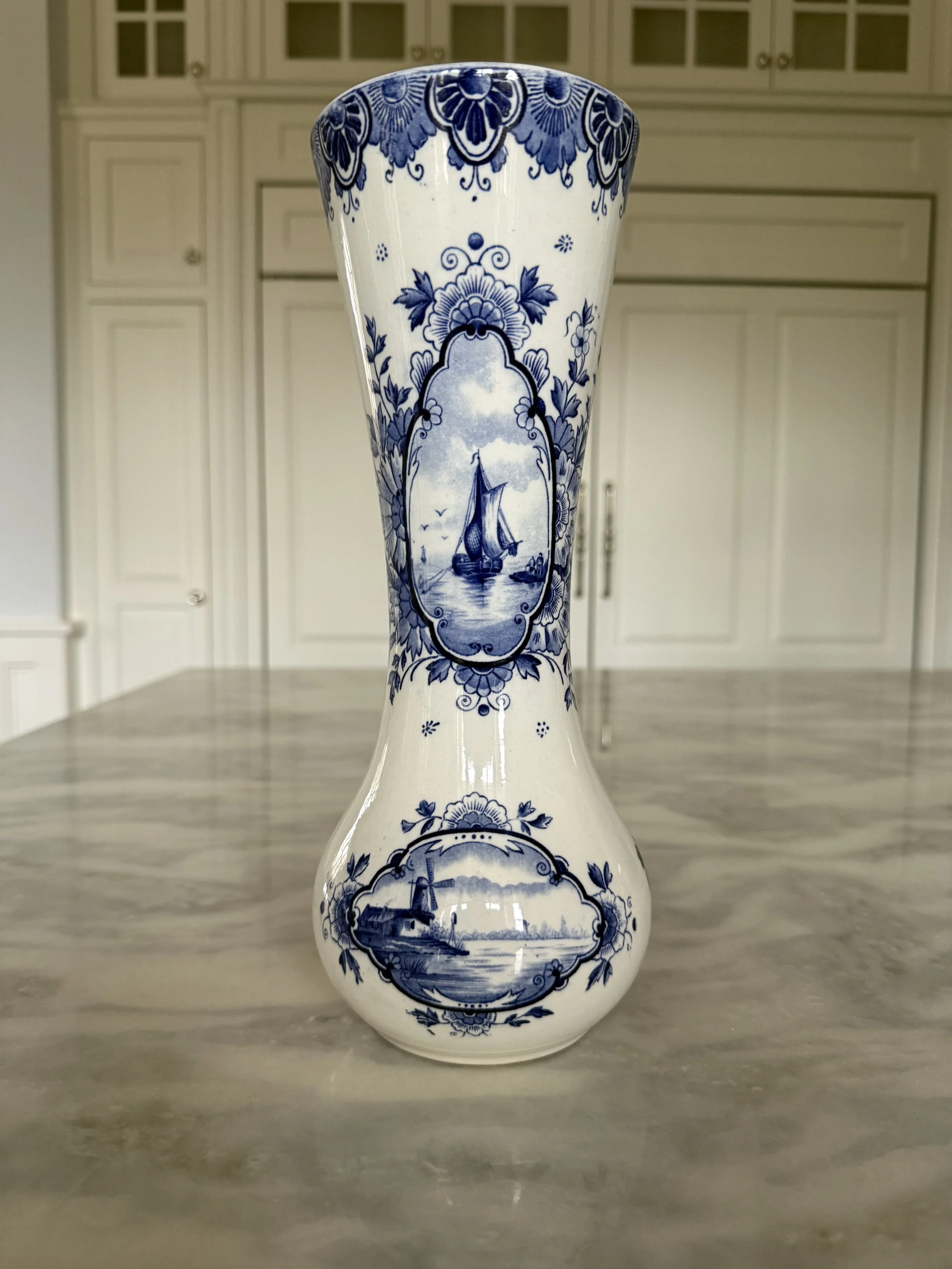 Delft vase