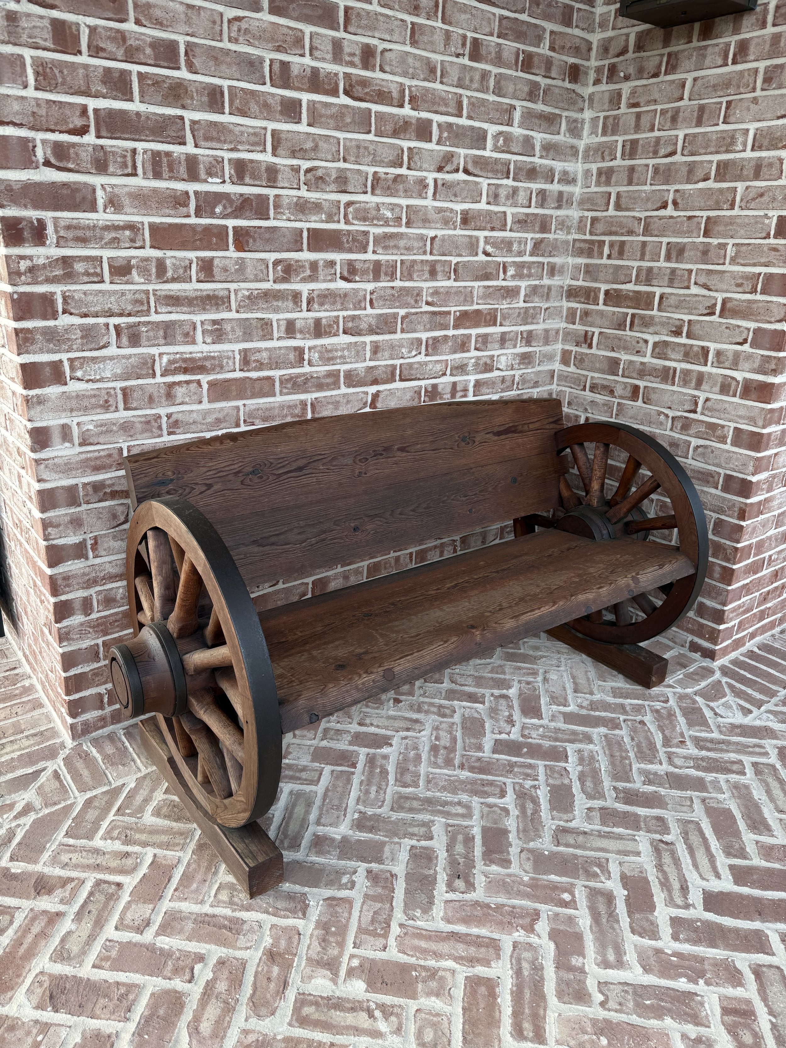 Wagon Wheel Outdoor Bench