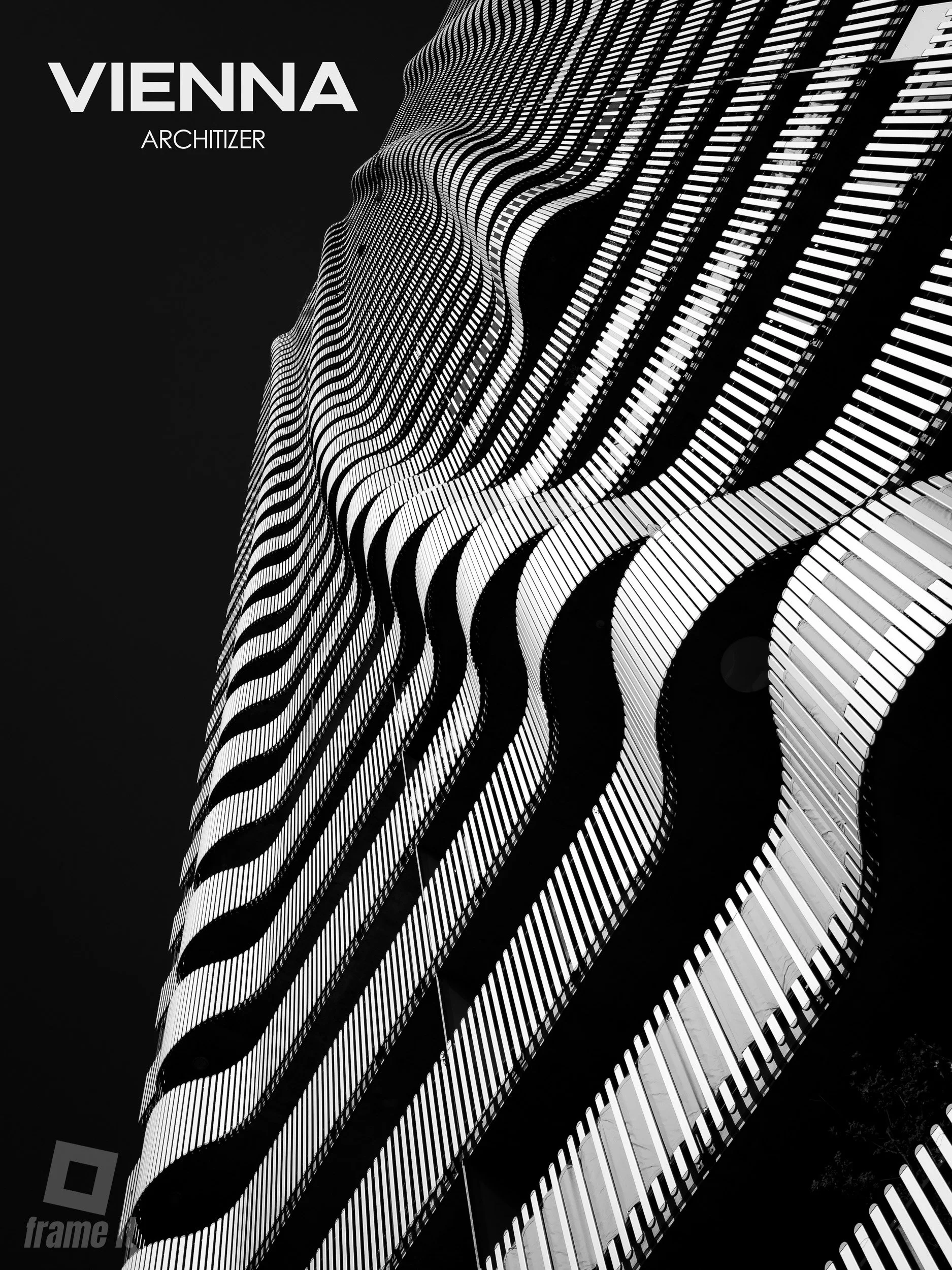 Citygate Tower Schwarz-Weiß-Fotografie eines modernen Hochhauses in Wien mit geschwungenen Linien, bestehend aus vertikalen und diagonalen Strukturen.