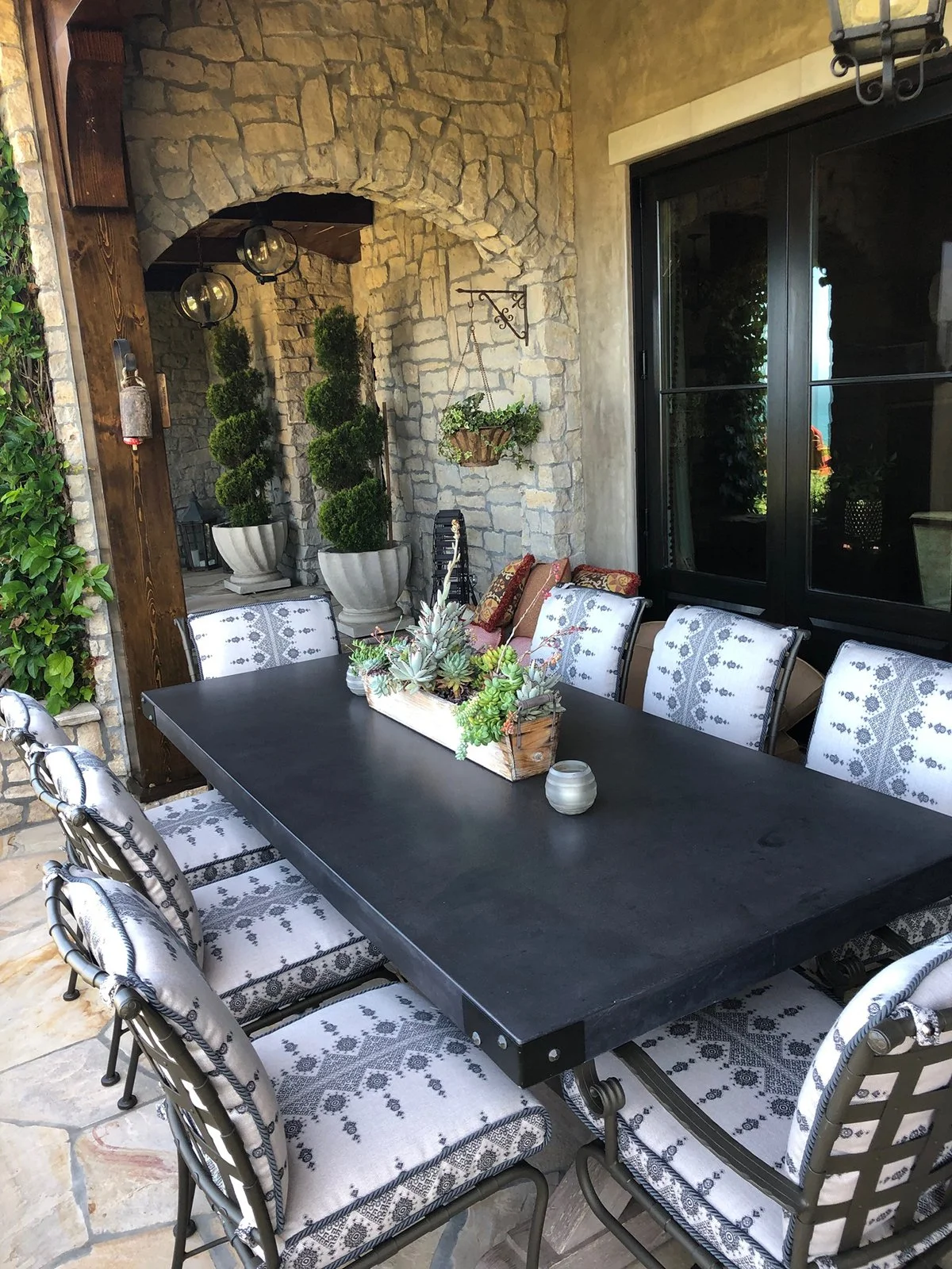 palos-verdes-patio-table.jpg
