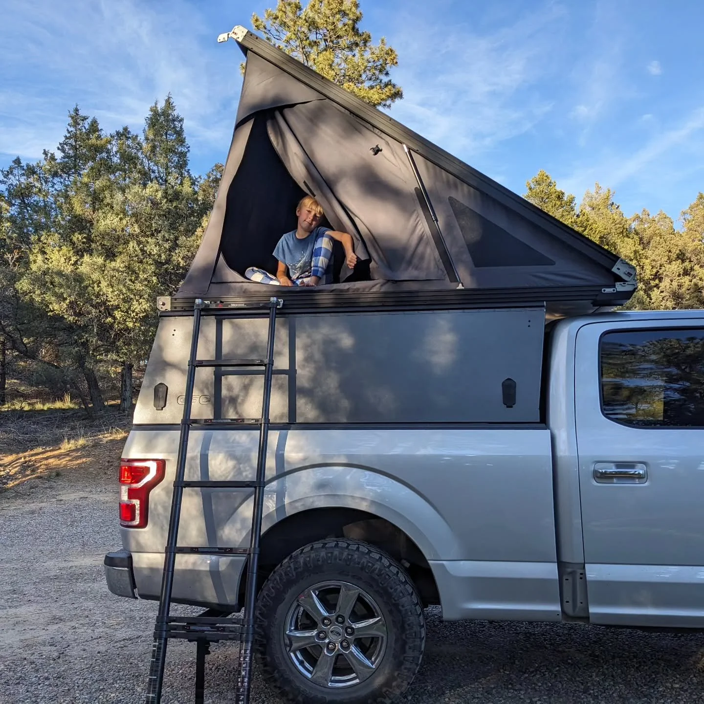 Overnight driveway test session for a new edition to the suspension service vehicle. We've got our best employee on it. 😀

Coming to a race/resort/riding area near you in 2026!

@gfc_usa 

#conciergesuspensionservice #hiddenspeed #datadriven #custom