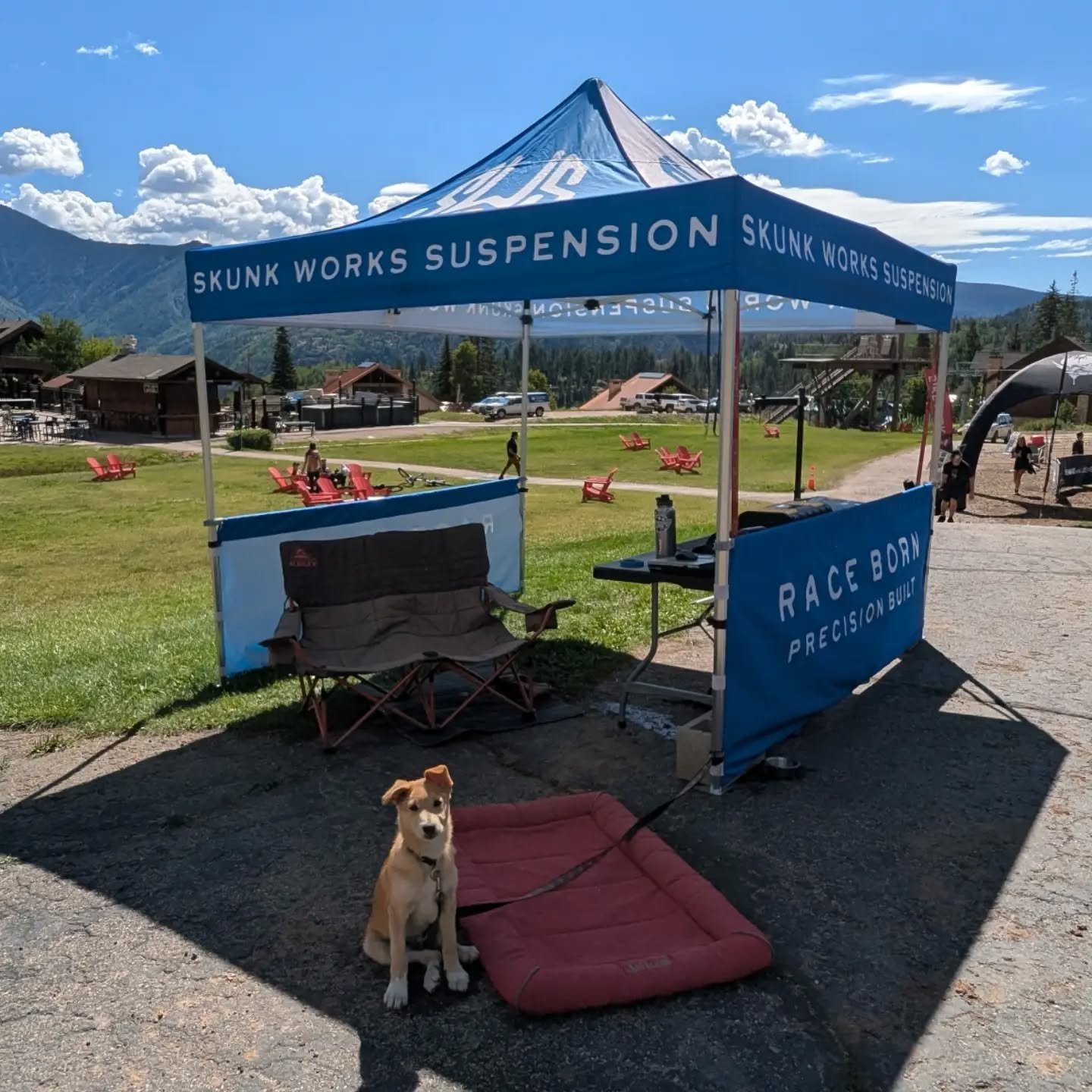 Ready to rock and roll @skipurg for the @mountainstatescup series finale!

The course is awesome, World Cup with some old school sections unlocked for the race along with some fresh grass as well. 🤘

Breaking in a new employee as well, Tala's first 