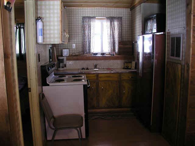 cabin15-kitchen.jpg