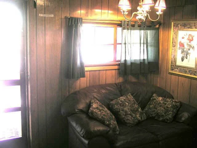 cabin10-LR.JPG