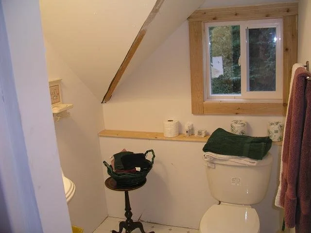 cabin24 - bath3C.JPG