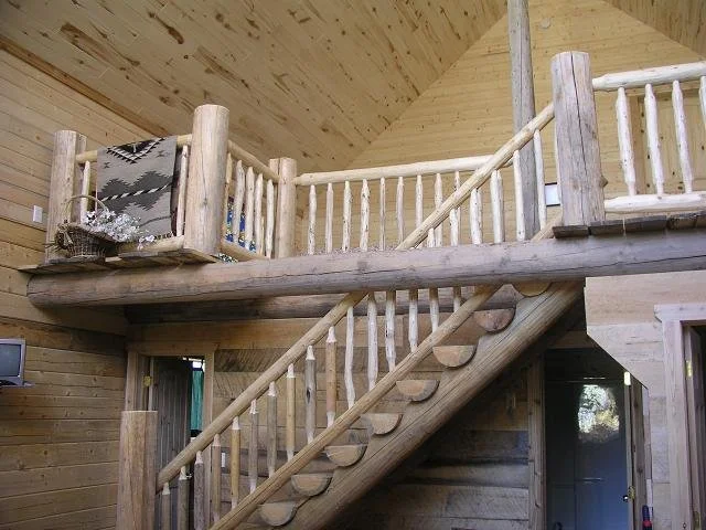 cabin25 -stair.JPG