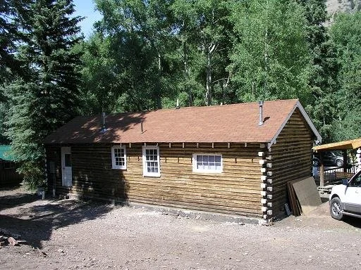 cabin21_back.JPG