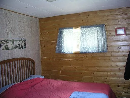 cabin15BR1.JPG