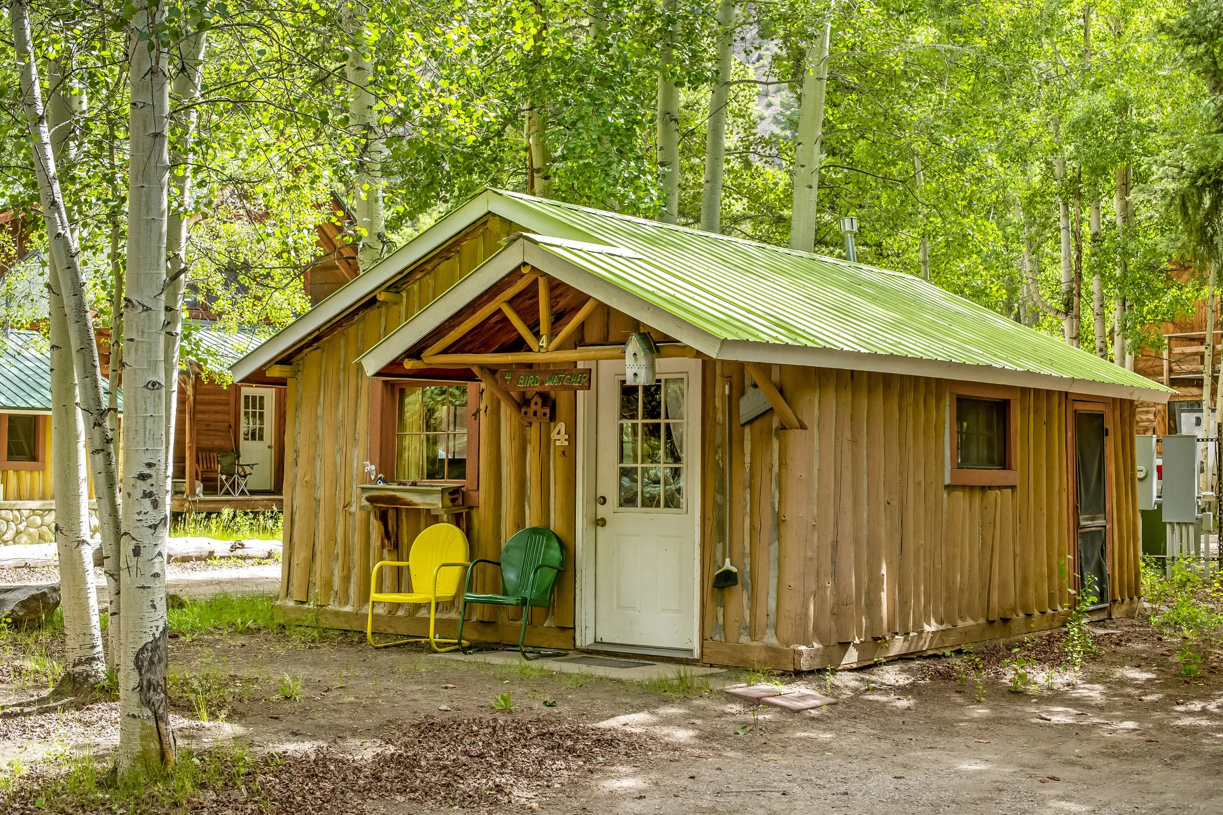 Texan_Resort_Cabin4_Birdwatcher_1B_Outside_front_Right.jpg