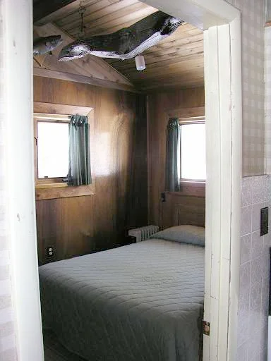 cabin15BR3.JPG