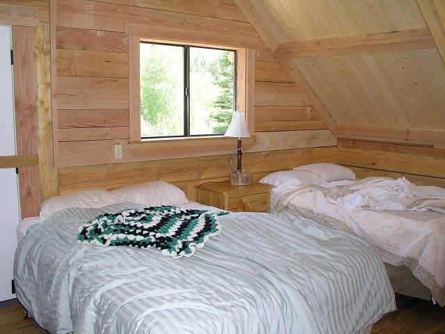 cabin27_loft.JPG