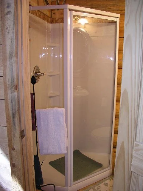 cabin19_shwr.JPG