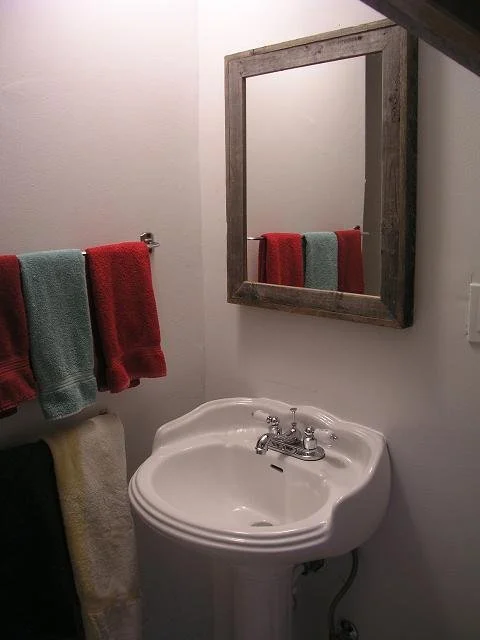 cabin24 - bath3B.JPG