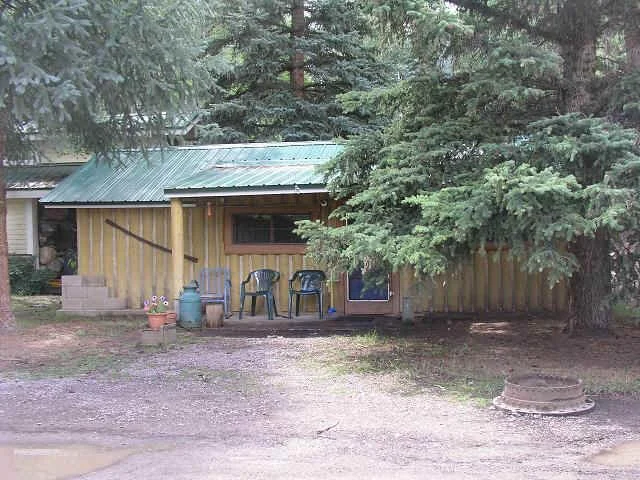 cabin10-front.JPG