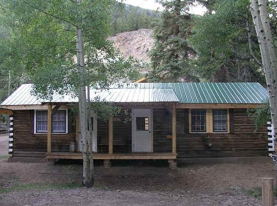 Texan Resort Cabin 21 – The Almont