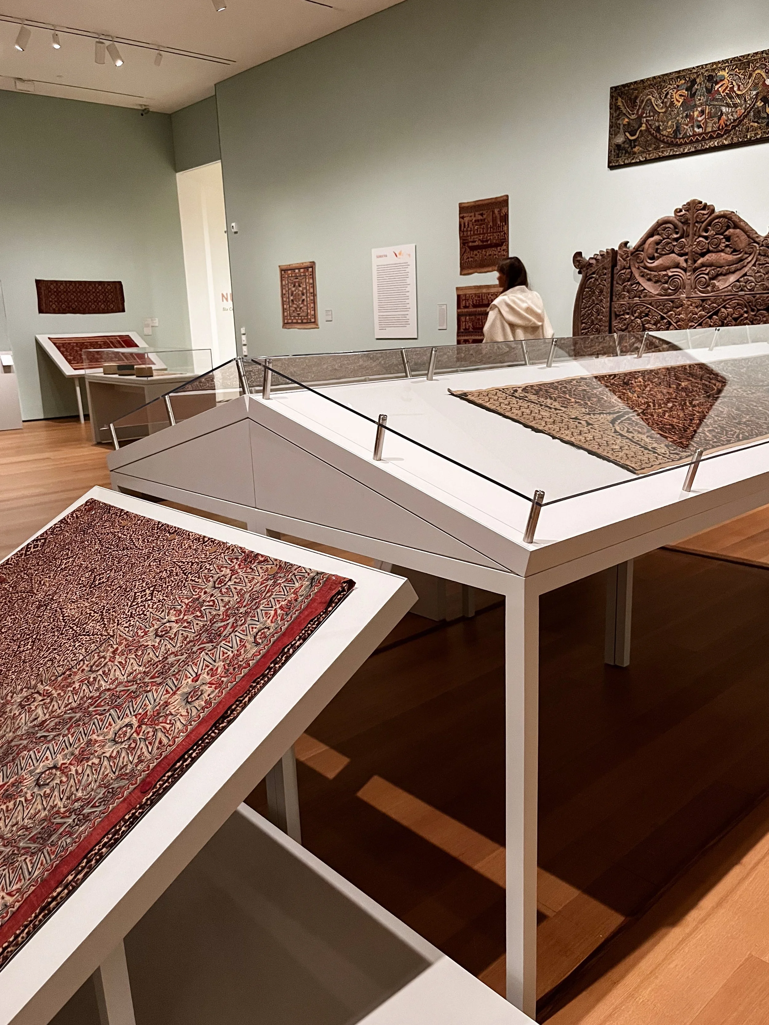 Kucher_art_space_yele_art_gallery_custom_metal_showing cases.jpg