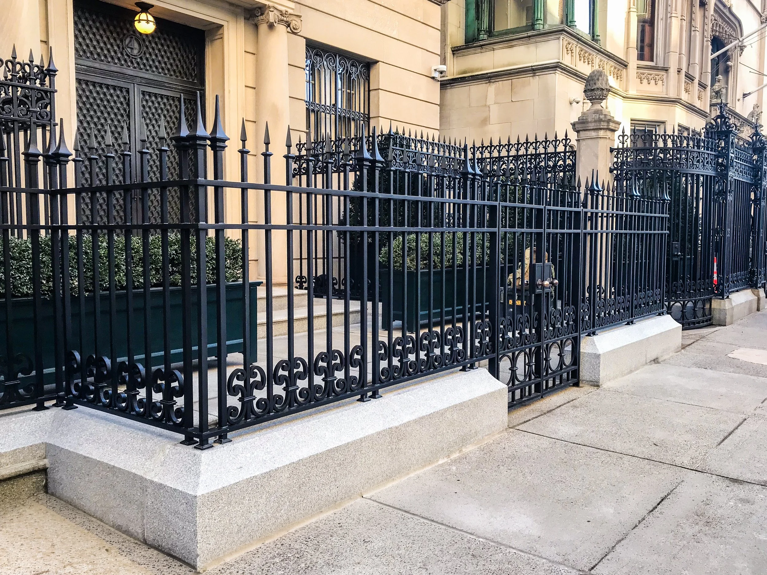 customironworks_metal_fence.jpg