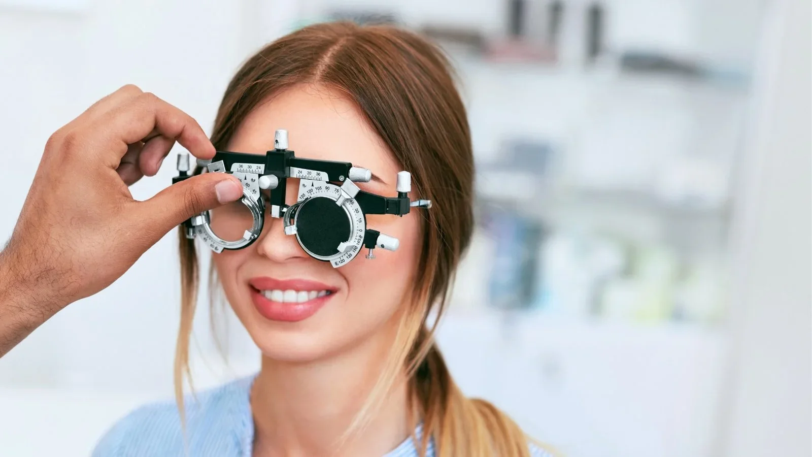 Laser ή γυαλιά; Πώς αποφασίζει ο οφθαλμίατρος αν ένας ασθενής είναι κατάλληλος για laser μυωπίας