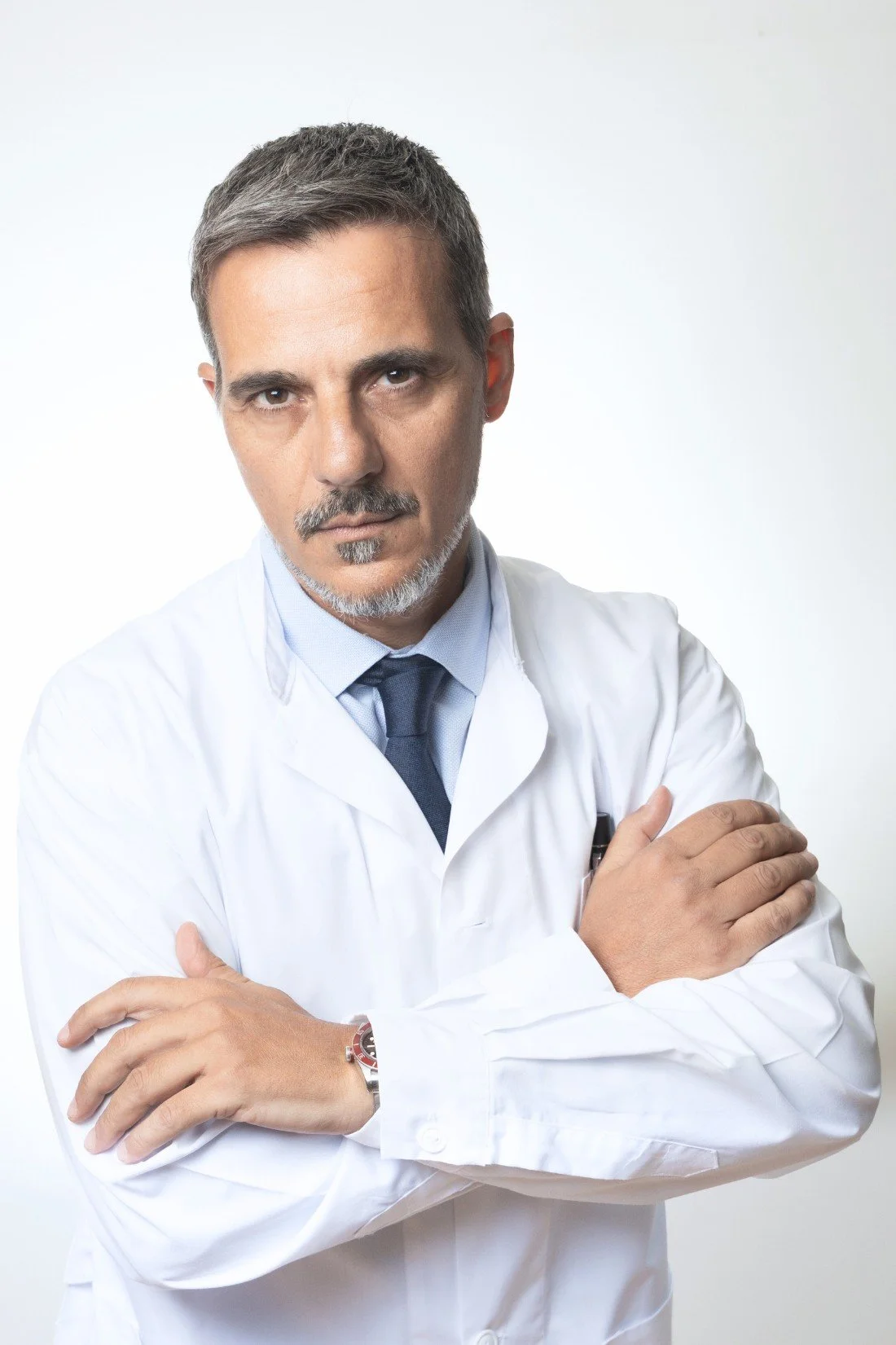 Χειρουργός οφθαλμίατρος Dr. Μανώλης Γκόγκος – εξειδίκευση σε laser μυωπίας, καταρράκτη και πολυεστιακούς ενδοφακούς