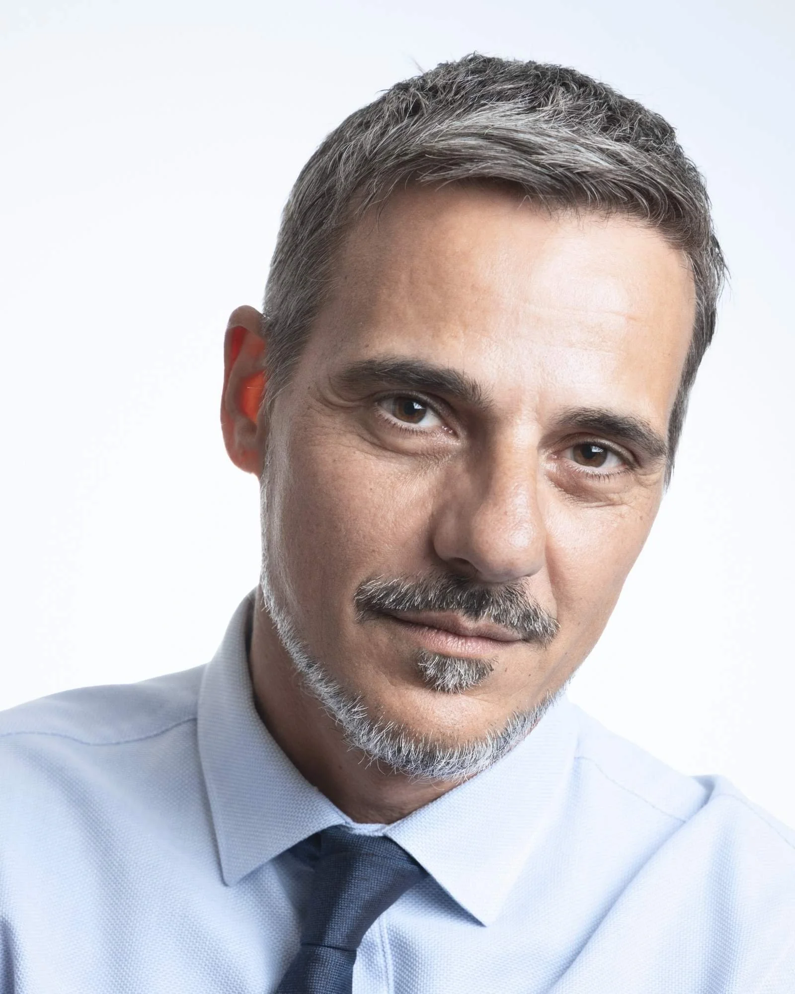 Dr Μανώλης Γκόγκος χειρουργός οφθαλμίατρος laser μυωπίας στην Αθήνα