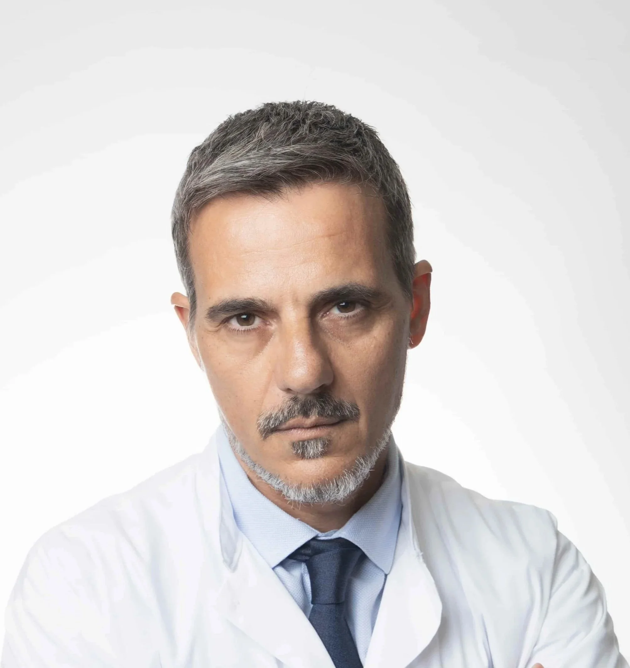 Ο Δρ. Μανώλης Γκόγκος, Χειρουργός Οφθαλμίατρος στην Αθήνα, μιλάει για τους κινδύνους και παρενέργειες στο laser μυωπίας και την ασφάλεια του συστήματος αξιολόγησης PS3 που χρησιμοποιεί.