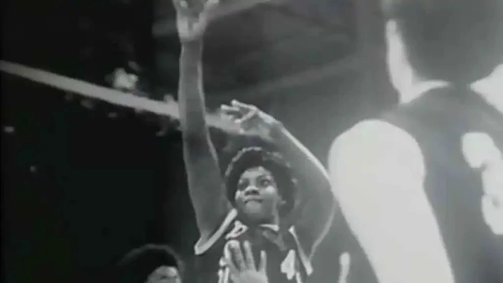 Lucy Harris about to make one of her famous shots! 