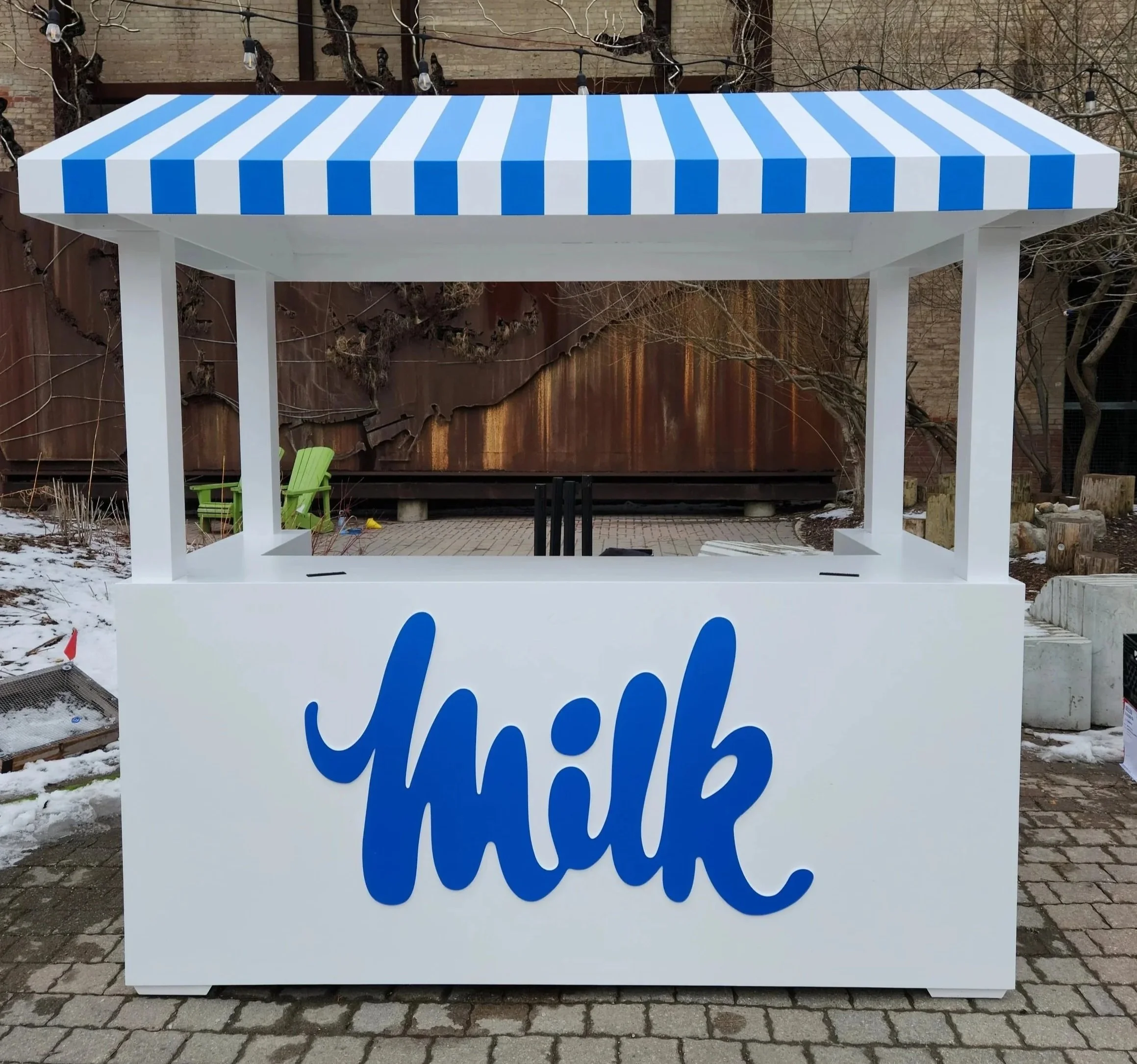 Dairy Farmers of Ontario Market Stall
