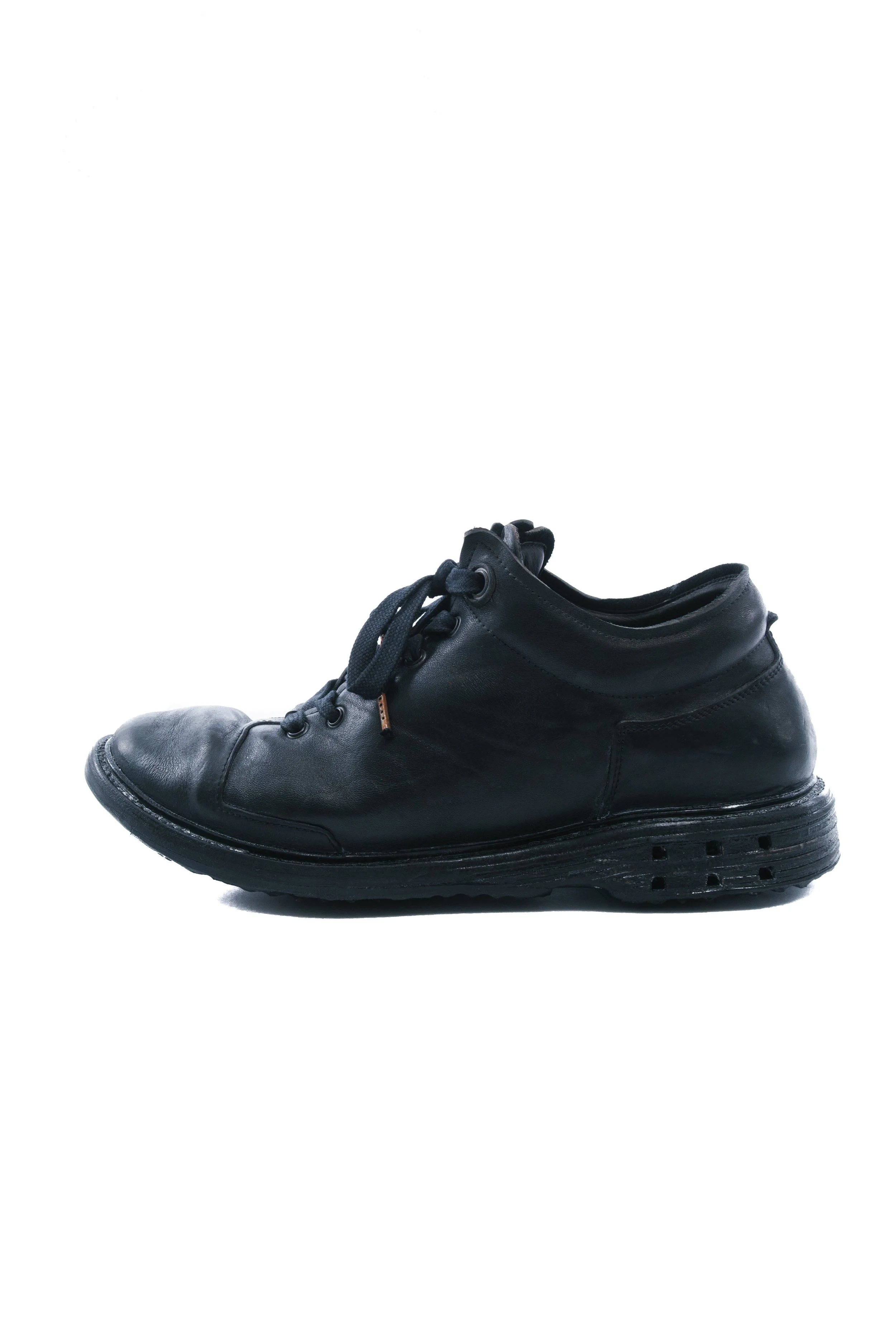 Layer-0  Black Sneakers