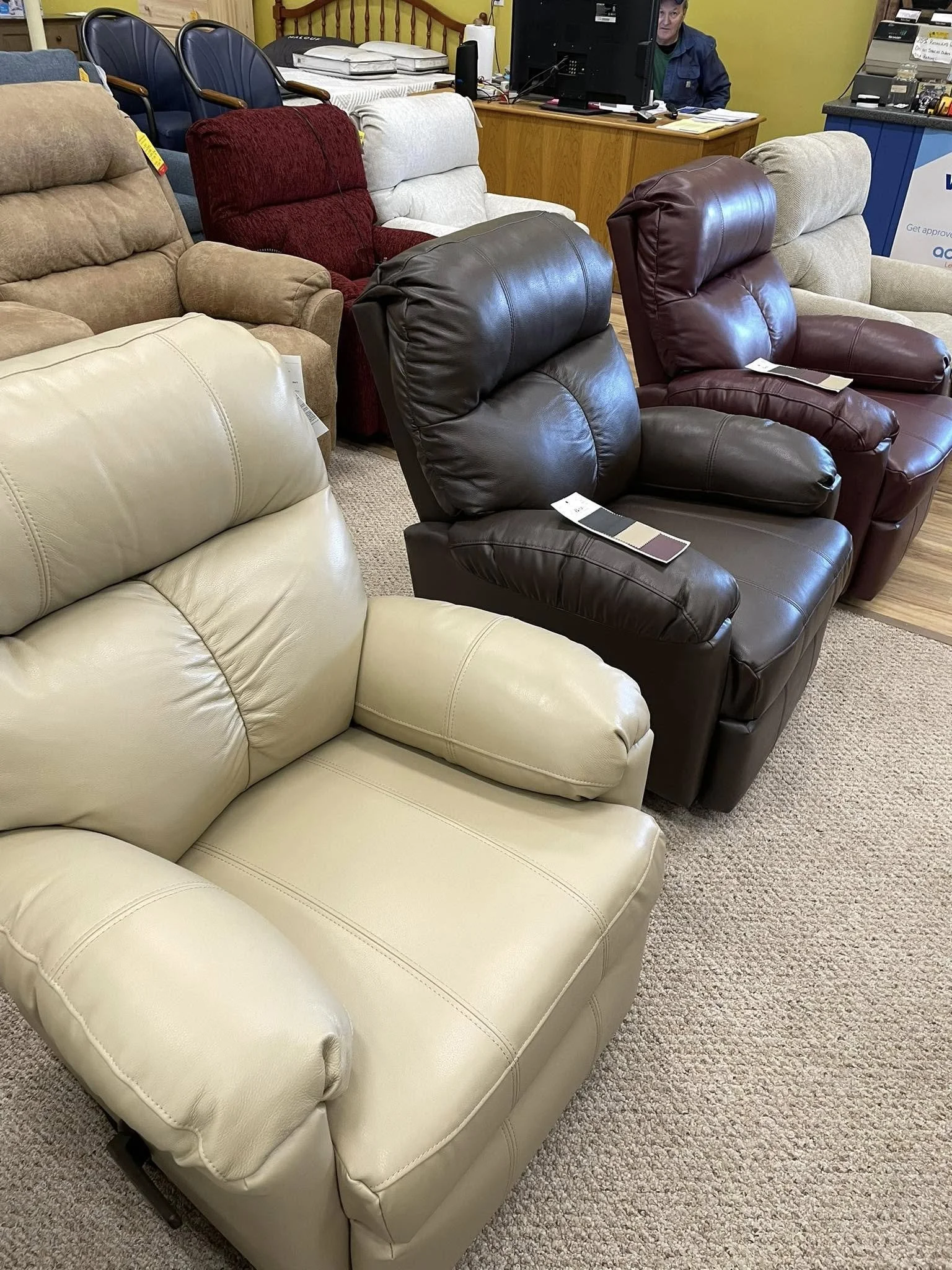 Oakland-Furniture-leather-recliners.jpg