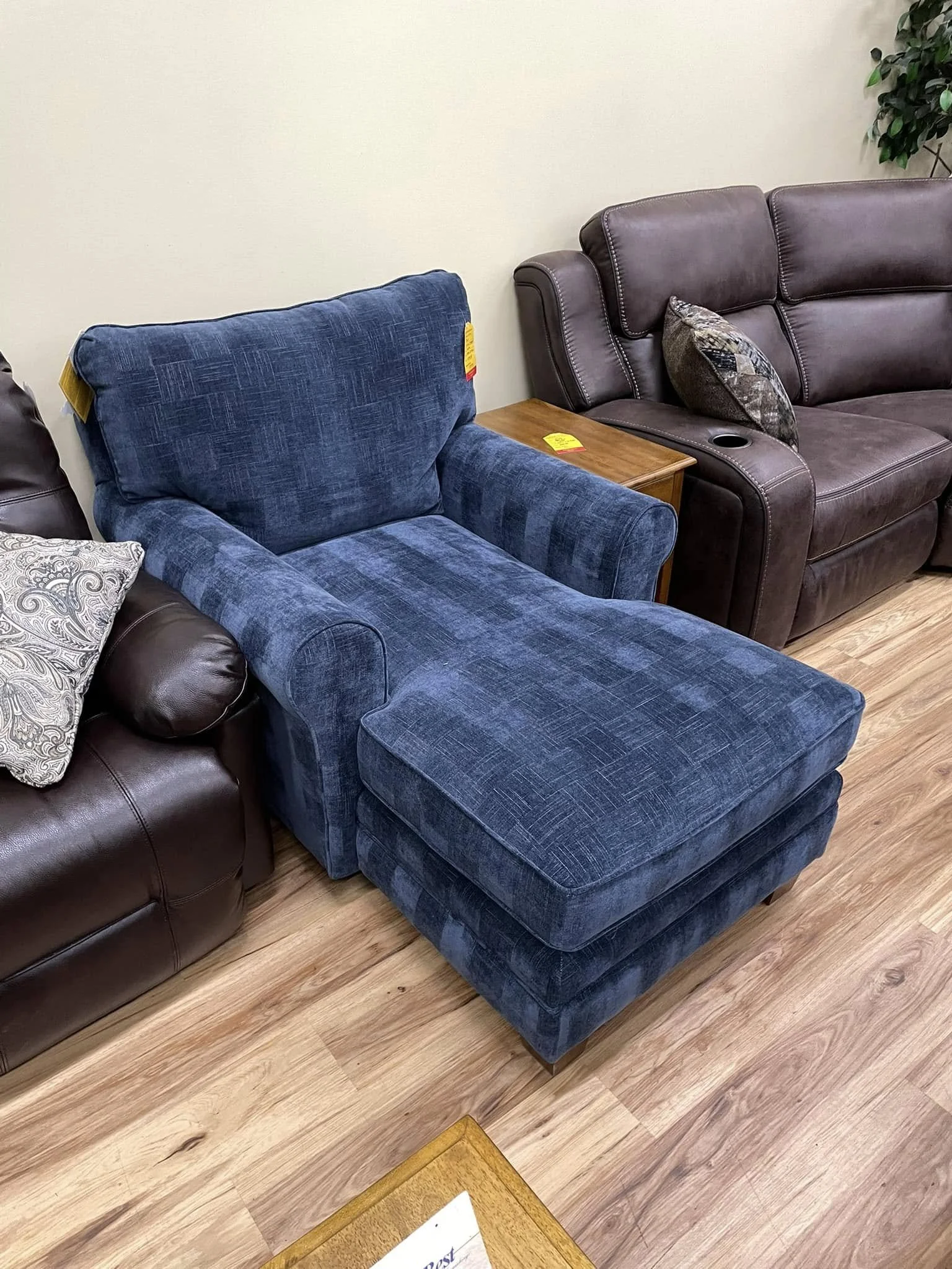 Oakland-Furniture-blue-chaise-lounge.jpg