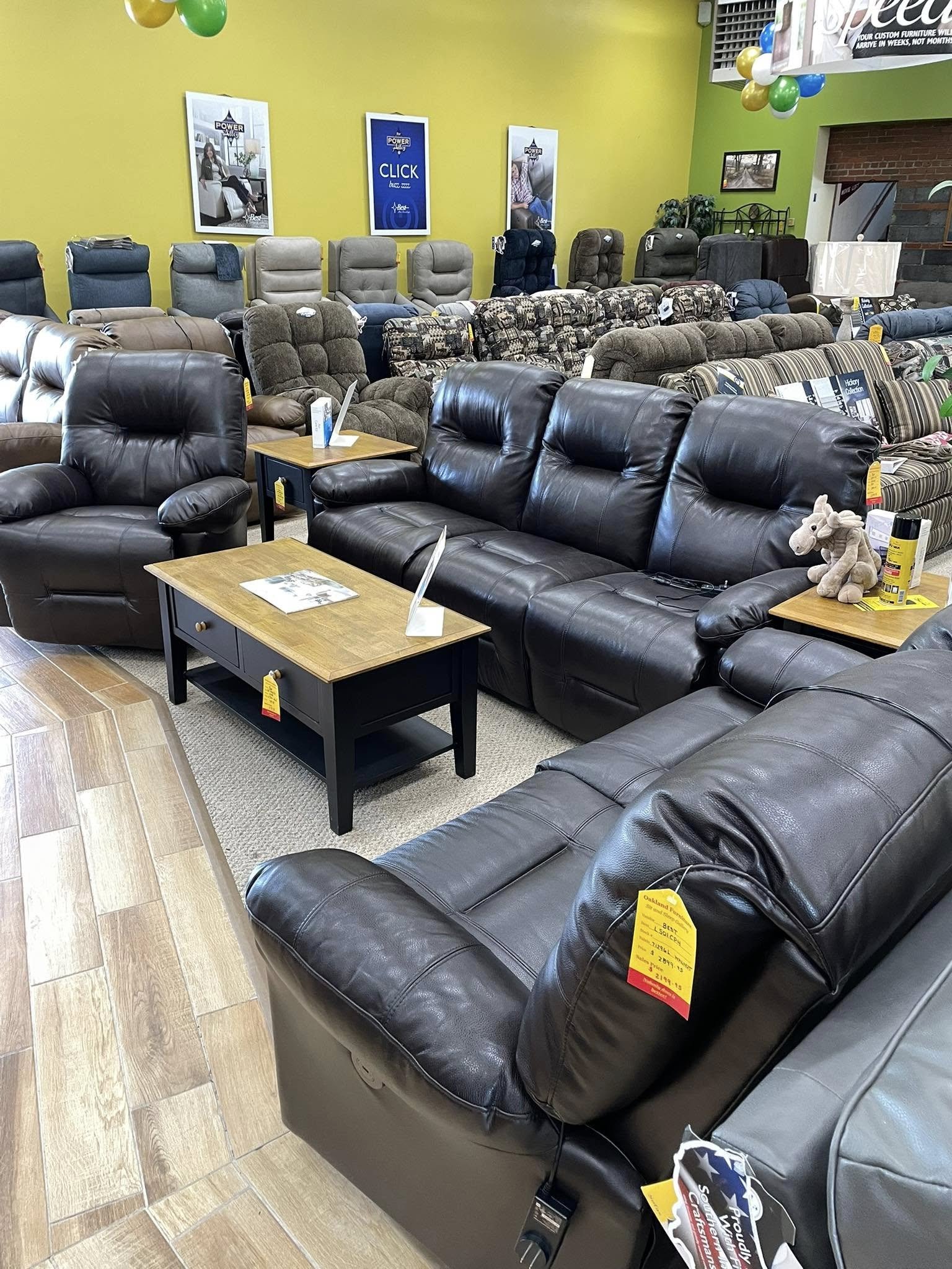 Oakland-Furniture-black-leather-living-room-set.jpg