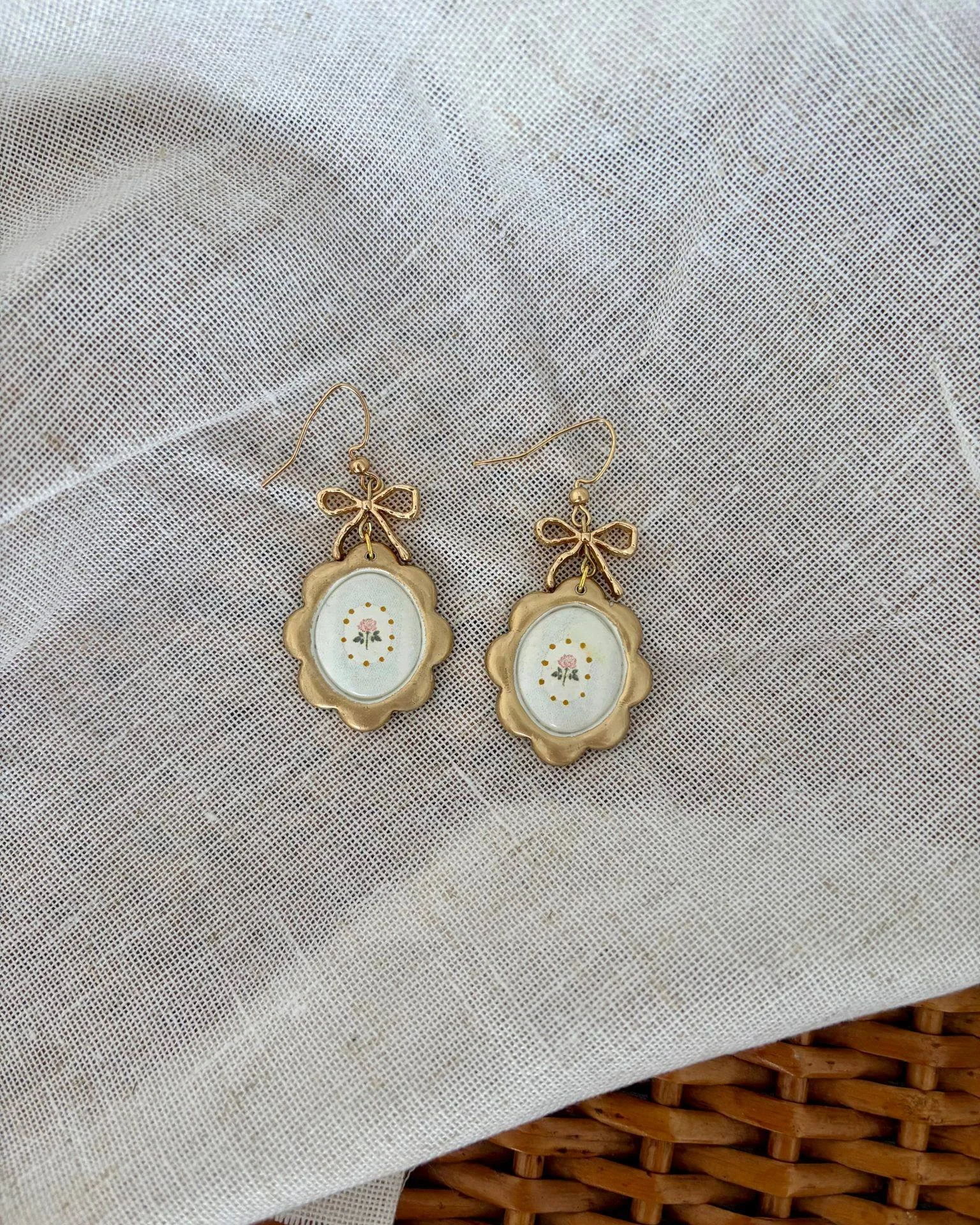 Have you checked out the Homestead Collection yet? 

There are so many new pieces available on the website! Make sure you take a look before your faves are gone! A lot of this collection features one of a kind items. 

Not to mention, take 20% off yo