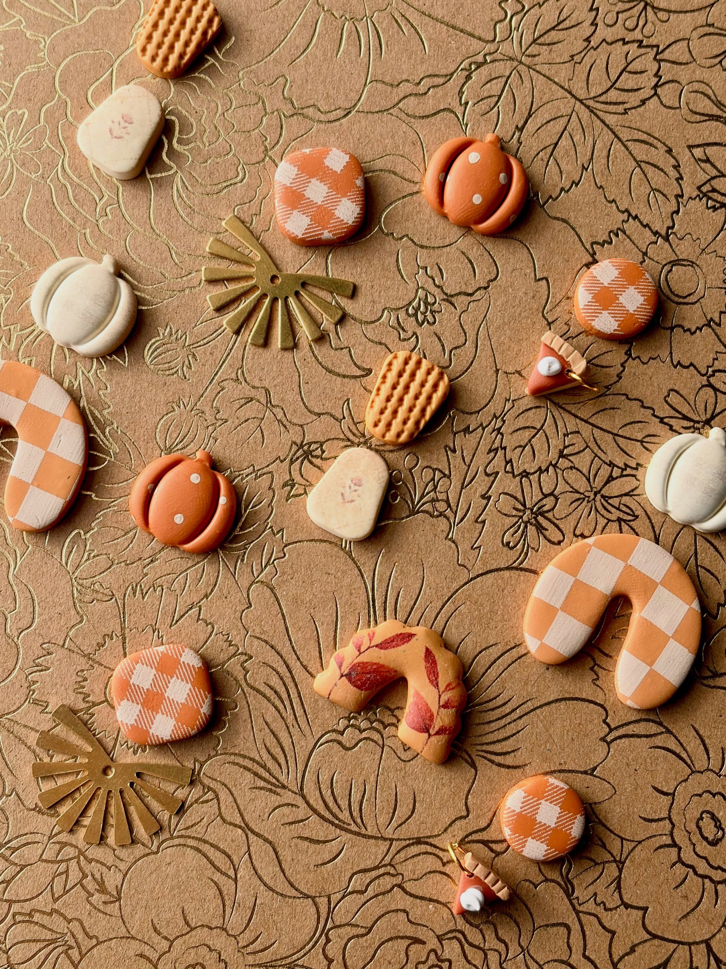 Just a sneak peek of what&rsquo;s coming at the end of the month 😍

The Cutie Pie collection is coming soon 😉 

#thanksgiving #handmadeearrings #polymerclayearrings