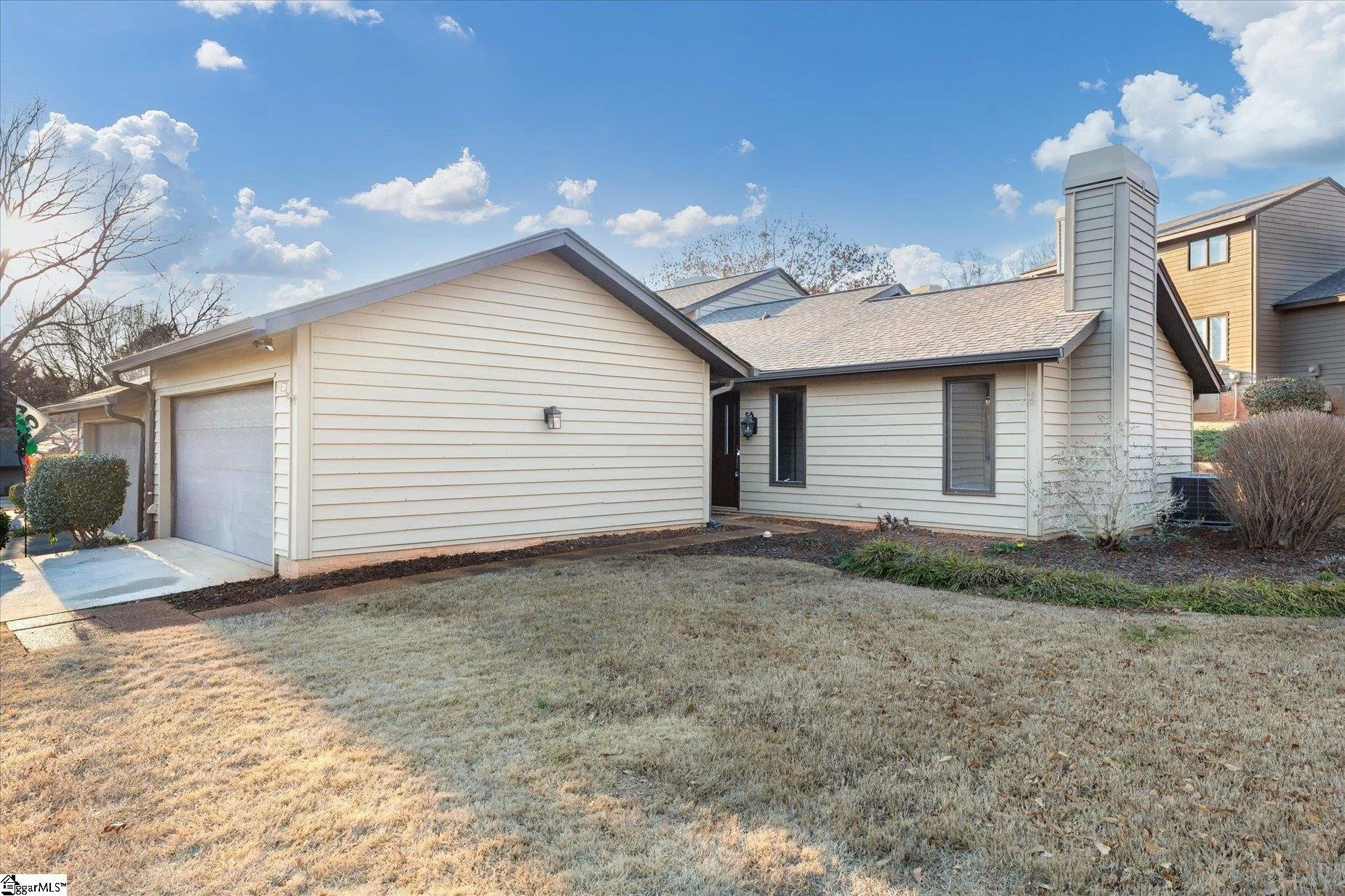 329 SkylarkMLSPhoto.jpg