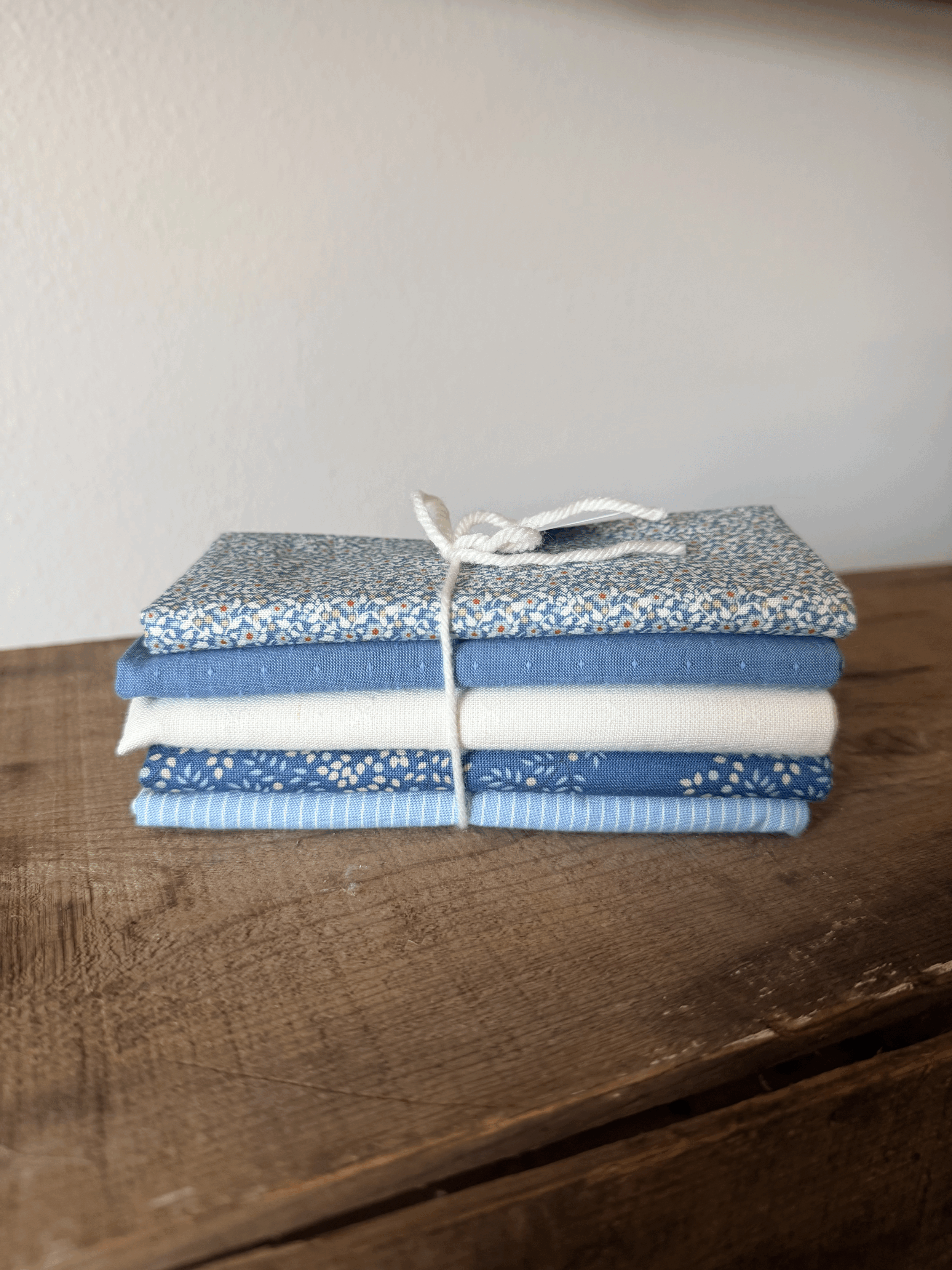 Fat Quarter Bundle 8