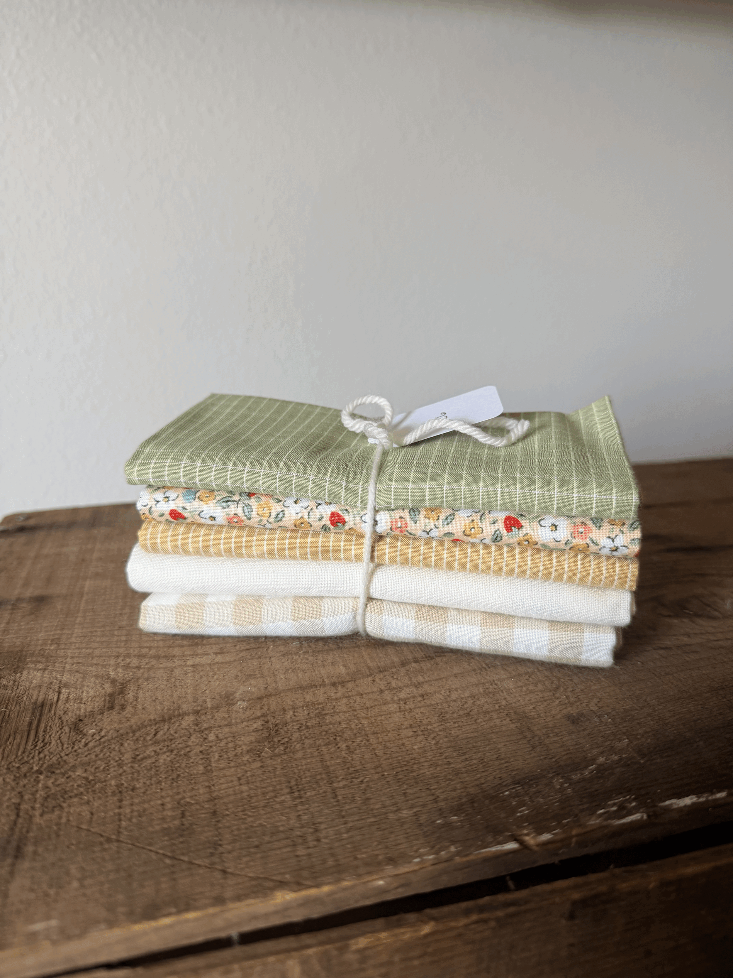 Fat Quarter Bundle 17