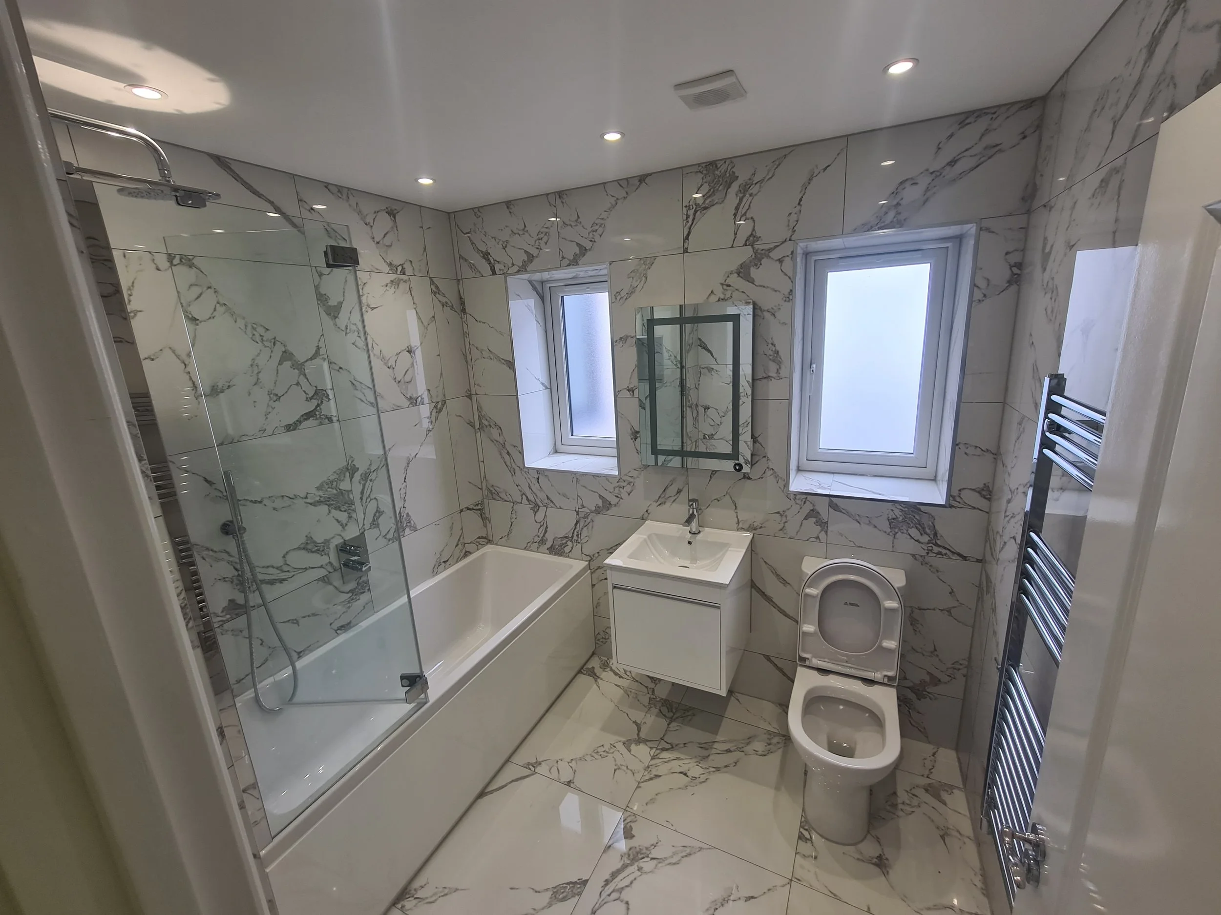 4-apartment new build development in New Malden